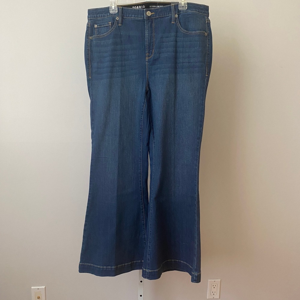 Torid 18R Blue Sky High A-Line Flare Premium Stretch Madrid Minimalist Jeans NWT